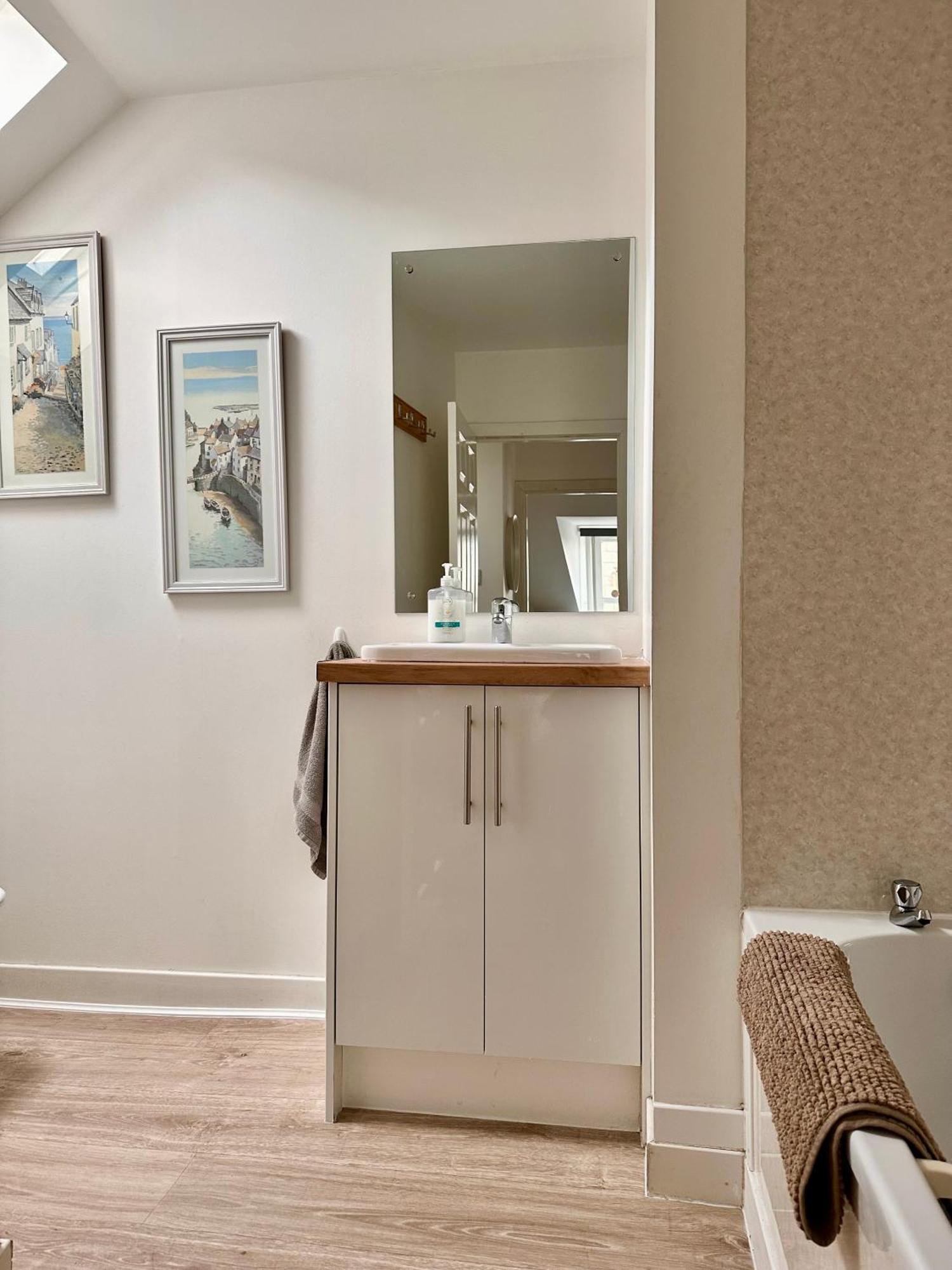 3-Bedroom Flat In The City Centre Next To The River Ness Inverness Exterior foto